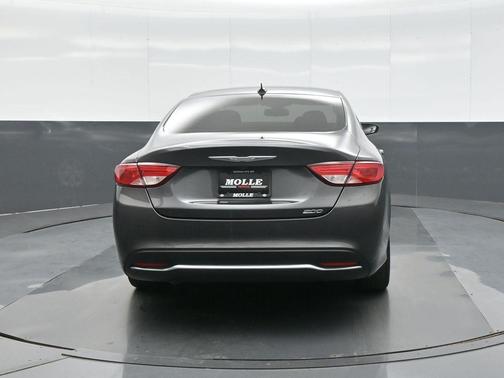 Granite Crystal Metallic Clearcoat 2016 Chrysler 200 Limited