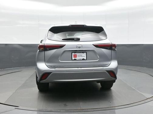 2025 Toyota Highlander Platinum