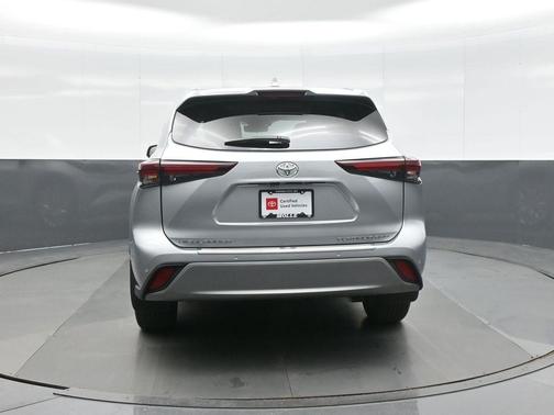 2025 Toyota Highlander Platinum