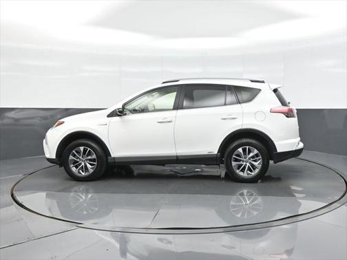 2017 Toyota RAV4 Hybrid XLE