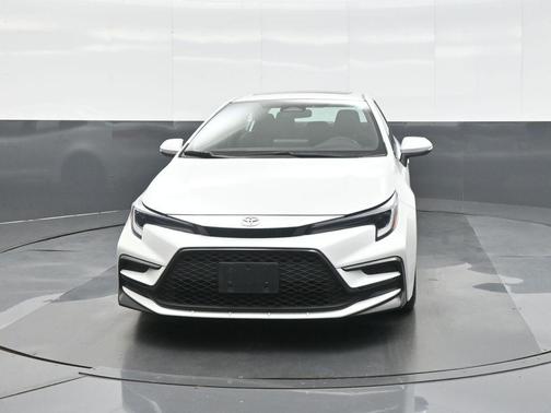 Pearl 2024 Toyota Corolla SE