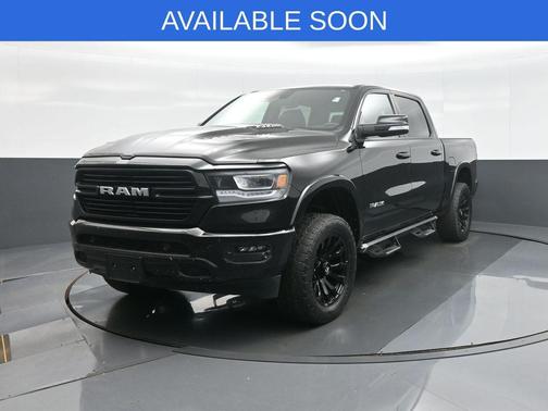 Diamond Black Crystal Pearlcoat 2022 RAM 1500 Laramie