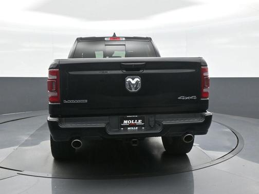 Diamond Black Crystal Pearlcoat 2022 RAM 1500 Laramie