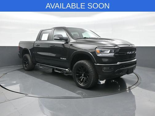 Diamond Black Crystal Pearlcoat 2022 RAM 1500 Laramie