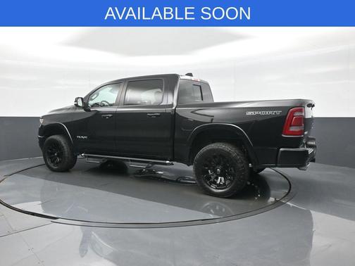 Diamond Black Crystal Pearlcoat 2022 RAM 1500 Laramie