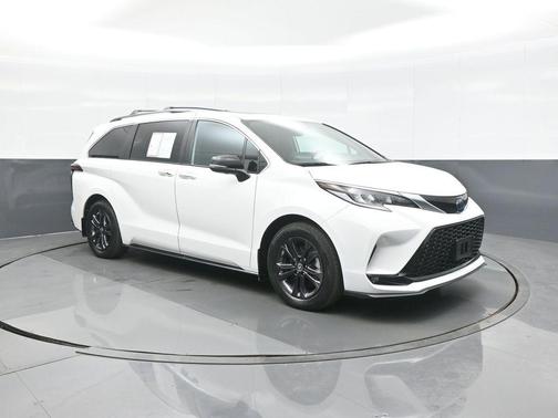 Ice 2024 Toyota Sienna XSE 7 Passenger