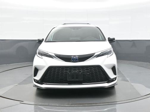2024 Toyota Sienna XSE 7 Passenger