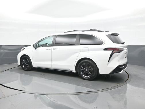 2024 Toyota Sienna XSE 7 Passenger