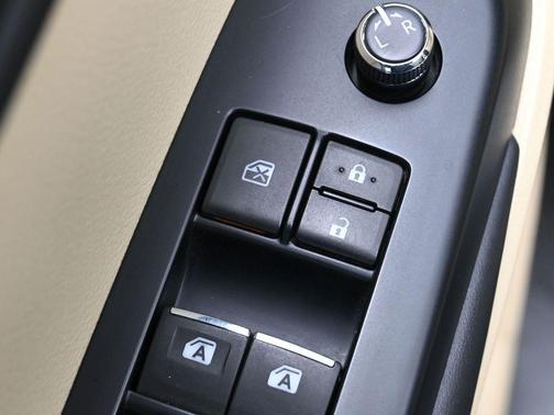 2014 Toyota Highlander Limited Platinum