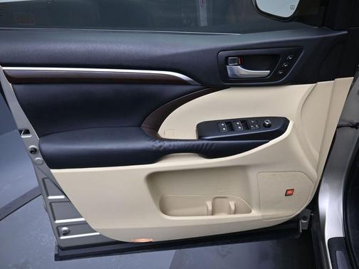 2014 Toyota Highlander Limited Platinum