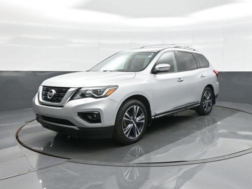 2017 Nissan Pathfinder Platinum