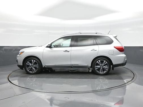 2017 Nissan Pathfinder Platinum