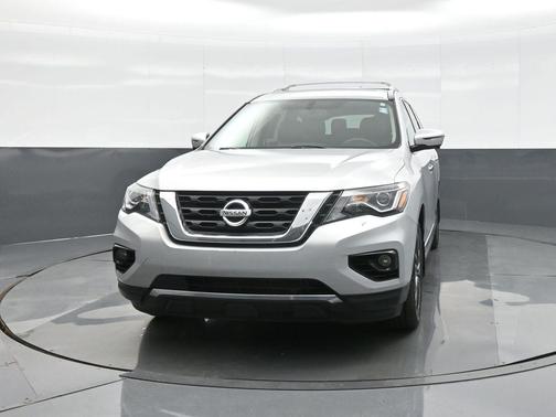 2017 Nissan Pathfinder Platinum