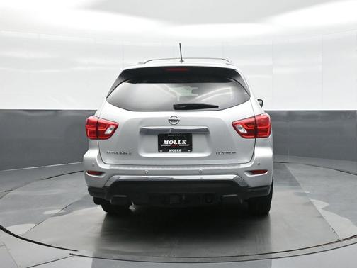 2017 Nissan Pathfinder Platinum
