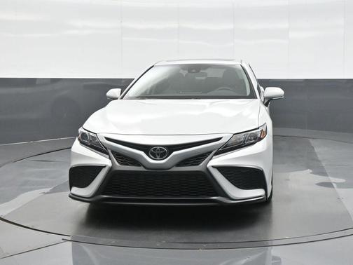 Ice Edge 2024 Toyota Camry SE