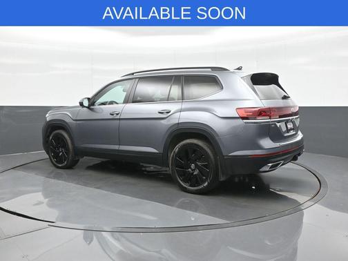 Platinum Gray Metallic 2024 Volkswagen Atlas 2.0T SE w/Technology 4MOTION