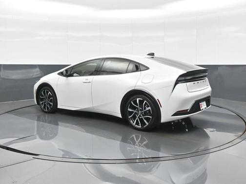 Wind Chill Pearl 2026 Toyota Prius Plug-In Hybrid XSE