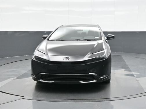 2025 Toyota Prius L
