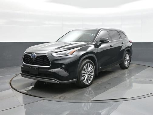2022 Toyota Highlander Hybrid Platinum
