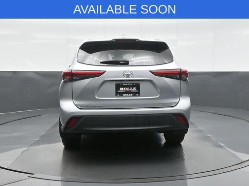 Celestial Silver Metallic 2022 Toyota Highlander XLE