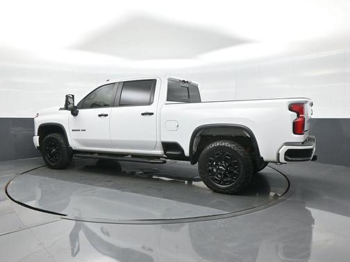 Summit White 2024 Chevrolet Silverado 2500 LT