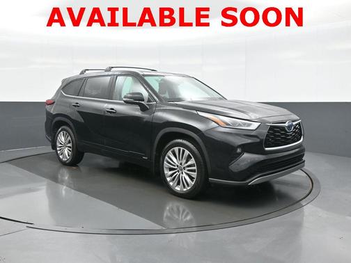 2023 Toyota Highlander Hybrid Platinum