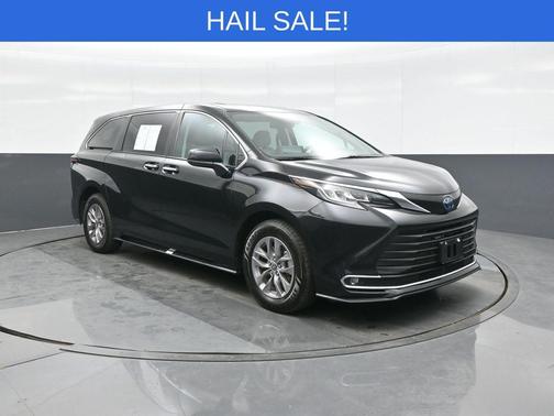2022 Toyota Sienna XLE