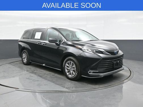 2022 Toyota Sienna XLE