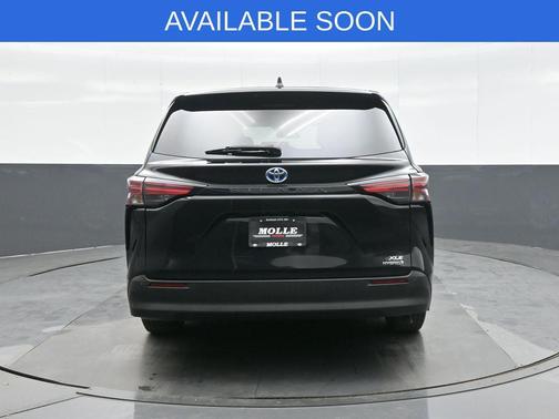 2022 Toyota Sienna XLE