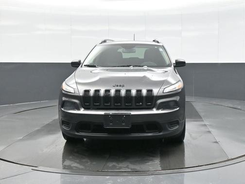 2017 Jeep Cherokee Sport