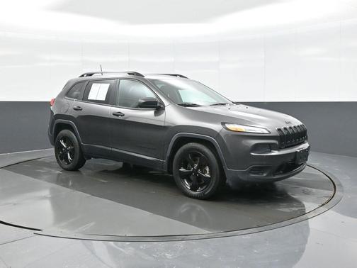 2017 Jeep Cherokee Sport