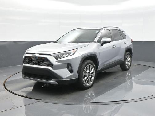 Silver Sky Metallic 2019 Toyota RAV4 Limited