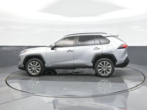 Silver Sky Metallic 2019 Toyota RAV4 Limited