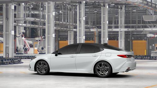 Wind Chill Pearl w/Midnight Black Metallic Roof 2026 Toyota Camry XSE