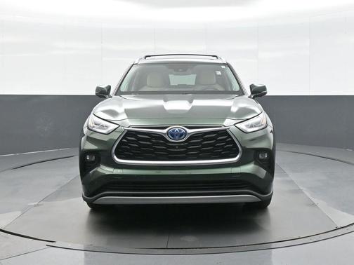 2023 Toyota Highlander Hybrid Platinum