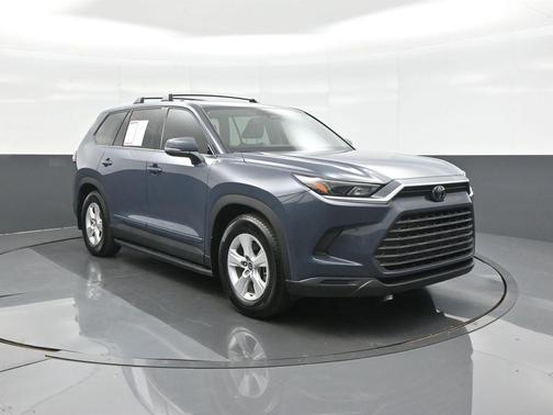 Cloud 2026 Toyota Highlander Hybrid LE
