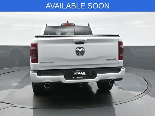 Ivory White Tri-Coat Pearlcoat 2019 RAM 1500 Limited