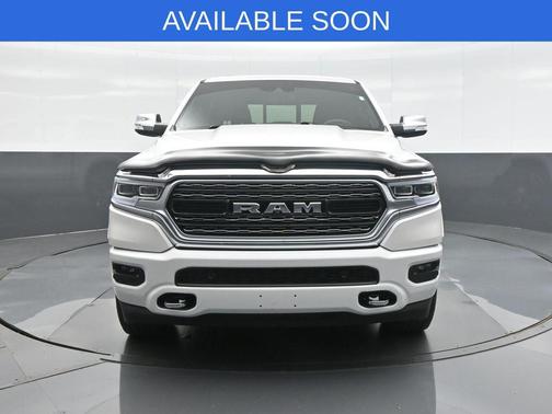 Ivory White Tri-Coat Pearlcoat 2019 RAM 1500 Limited