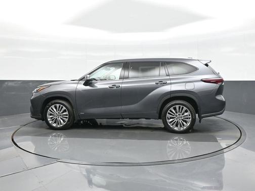 2024 Toyota Highlander Hybrid Platinum