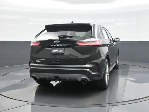 Forged Green Metallic 2022 Ford Edge Titanium