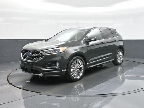 Forged Green Metallic 2022 Ford Edge Titanium
