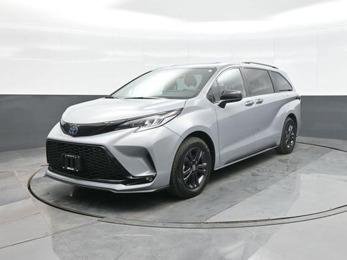 2025 Toyota Sienna XSE 7 Passenger