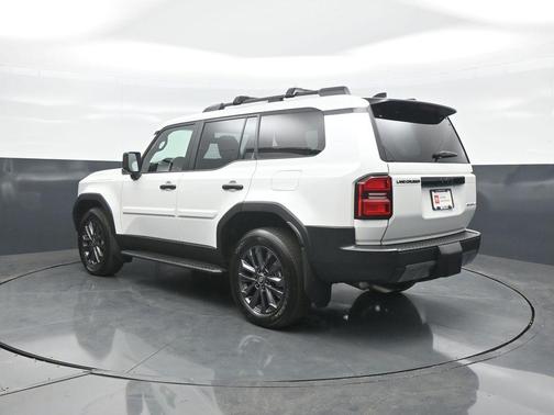 Pearl 2027 Toyota Land Cruiser Base