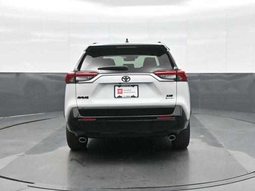 2025 Toyota RAV4 Hybrid SE