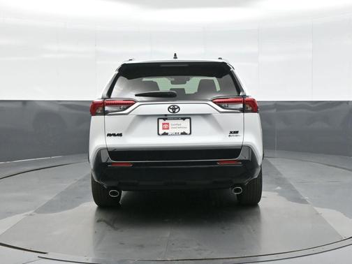 2025 Toyota RAV4 Hybrid SE