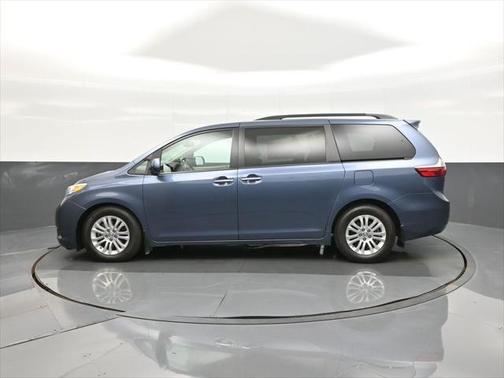 2017 Toyota Sienna XLE Premium