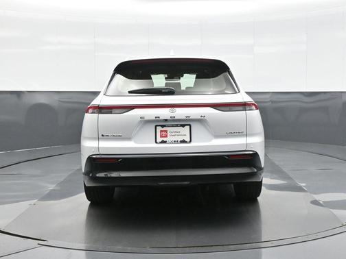 2025 Toyota Crown Signia Limited