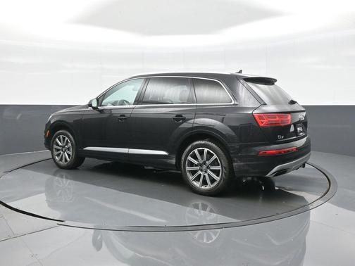 Orca Black Metallic 2017 Audi Q7 3.0T Premium