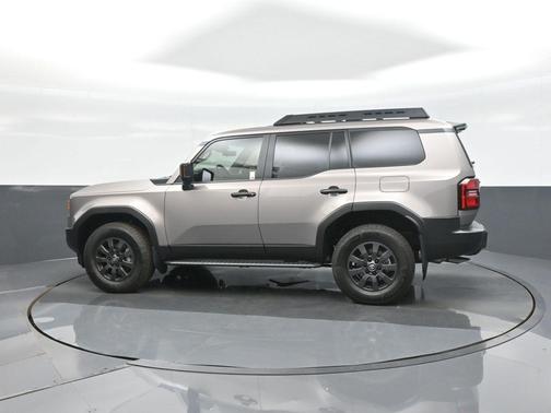 Meteor 2027 Toyota Land Cruiser Base