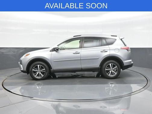 Silver Sky Metallic 2018 Toyota RAV4 XLE
